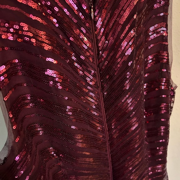 Stunning cranberry sequins cocktail dress 🥂 *New* size 4 - Picture 2 of 5